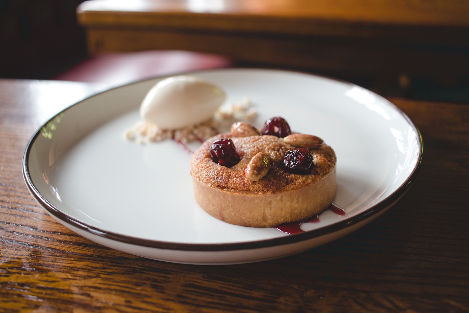 The Hinds Head bakewell tart